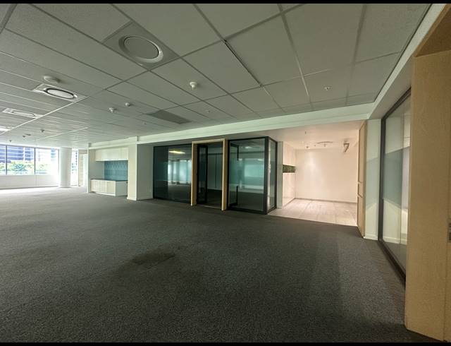 426M² OFFICE TO LET IN SANDTON CENTRAL